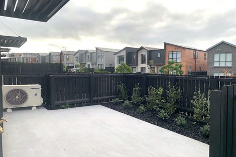 Photo of property in 21 Ringa Matau Road, Hobsonville, Auckland, 0616