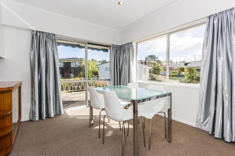Photo of property in 36 Cron Avenue, Te Atatu South, Auckland, 0610