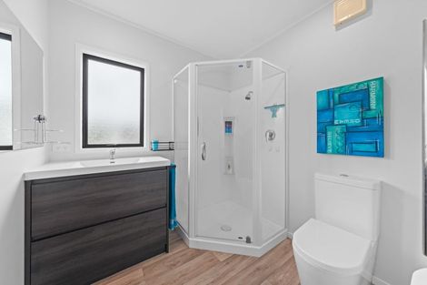 Photo of property in 1 Whitcombe Street, Lepperton, New Plymouth, 4373