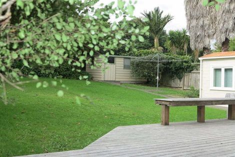 Photo of property in 43 Palmerston Road, Birkenhead, Auckland, 0626