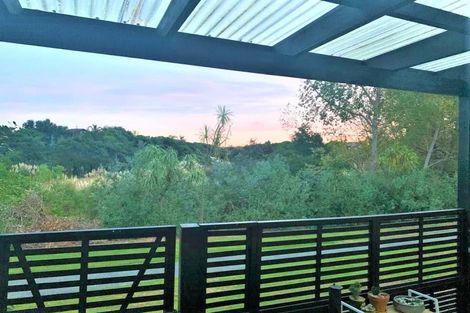 Photo of property in 9h Clearwater Cove, West Harbour, Auckland, 0618