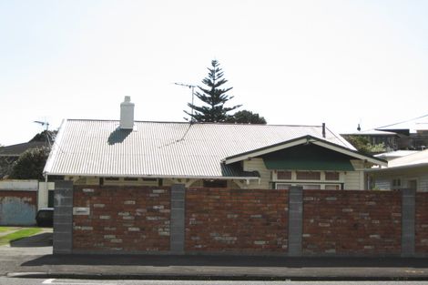 Photo of property in 90 Tukapa Street, Westown, New Plymouth, 4310