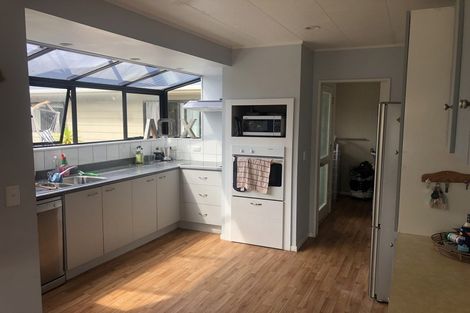 Photo of property in 128 Tutere Street, Waikanae Beach, Waikanae, 5036