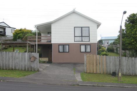 Photo of property in 1/84 Athena Drive, Totara Vale, Auckland, 0629