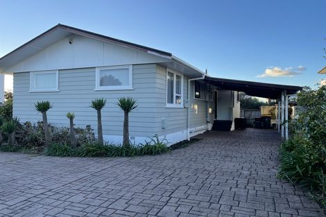 Photo of property in 116 Edgewater Drive, Pakuranga, Auckland, 2010