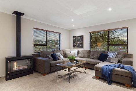 Photo of property in 41 Mayfair Crescent, Mairangi Bay, Auckland, 0630