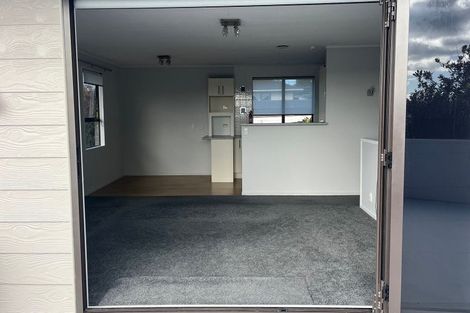Photo of property in 41 Lavelle Road, Henderson, Auckland, 0612