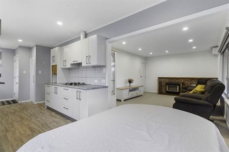 Photo of property in 1/38 Weldene Avenue, Glenfield, Auckland, 0629