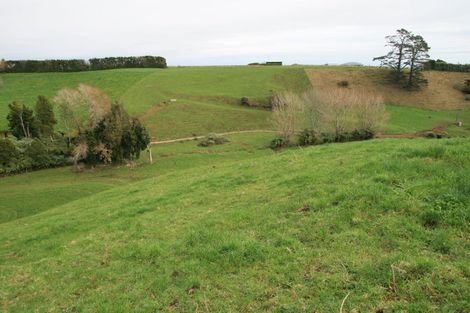 Photo of property in 812 Otaraoa Road, Tikorangi, Waitara, 4383