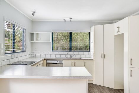 Photo of property in 27 Greenfield Drive, Western Heights, Hamilton, 3200