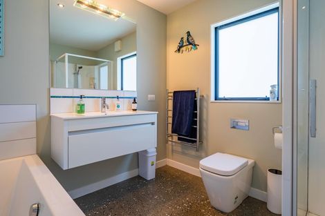 Photo of property in 7 Ocean Vista Lane, Paraparaumu, 5032