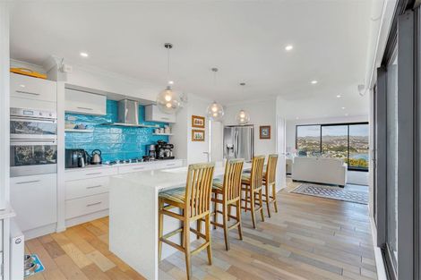 Photo of property in 8 The Track, Plimmerton, Porirua, 5026