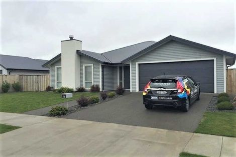 Photo of property in 28 Huntingdon Drive, Rangiora, 7400