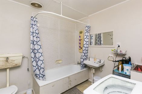 Photo of property in 15b Lenox Grove, Johnsonville, Wellington, 6037