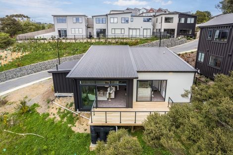 Photo of property in 5 Skysail Lane, Whitby, Porirua, 5024