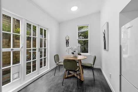 Photo of property in 12 Jackson Street, Island Bay, Wellington, 6023