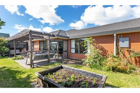 Photo of property in 2/22 Briarmont Street, Avondale, Christchurch, 8061