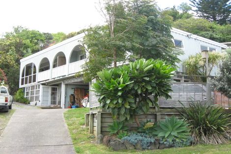 Photo of property in 63 De Luen Avenue, Tindalls Beach, Whangaparaoa, 0930