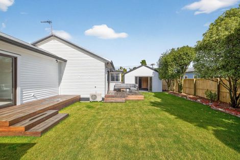 Photo of property in 13 Kowhai Terrace, Saint Martins, Christchurch, 8022