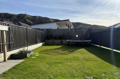 Photo of property in 77 Hokioi Drive, Kenepuru, Porirua, 5022