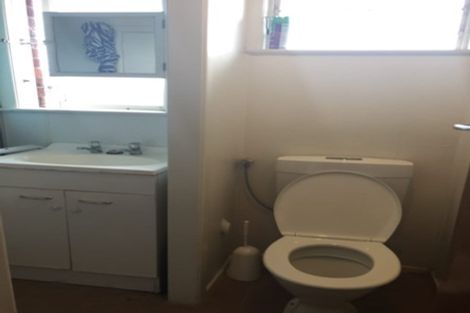 Photo of property in 2/67 Dale Crescent, Pakuranga, Auckland, 2010