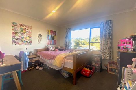 Photo of property in 8 Gaff Place, Whitby, Porirua, 5024