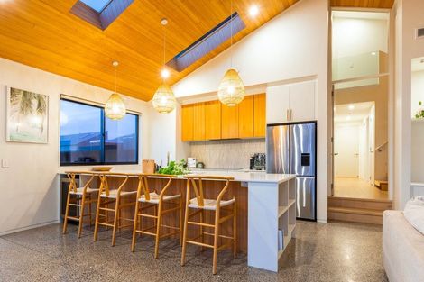 Photo of property in 58 Muri Road, Pukerua Bay, 5026