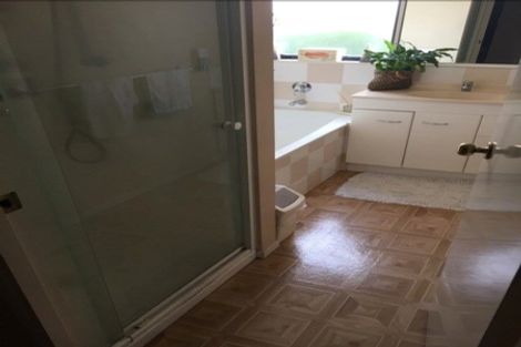 Photo of property in 49 Carisbrook Crescent, Papakura, 2110