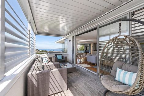 Photo of property in 2/55 Parr Terrace, Castor Bay, Auckland, 0620