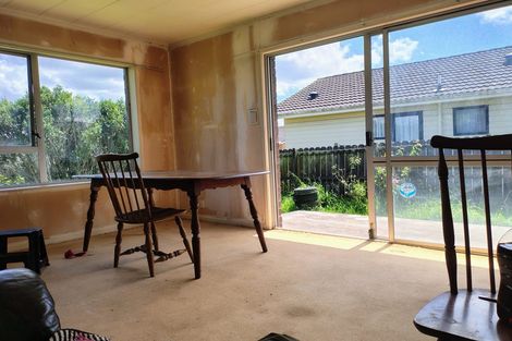 Photo of property in 2/37 Blacklock Avenue, Henderson, Auckland, 0612