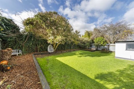 Photo of property in 4 Crewe Crescent, Hokowhitu, Palmerston North, 4410