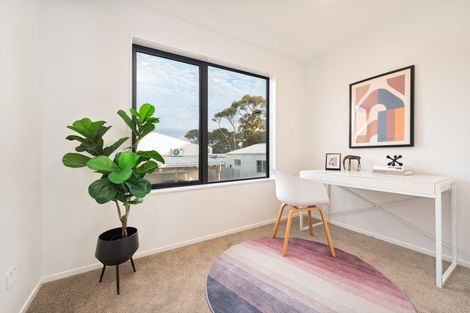 Photo of property in 23a West Harbour Drive, West Harbour, Auckland, 0618