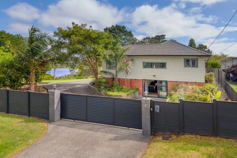 Photo of property in 2 Wharf Road, Te Atatu Peninsula, Auckland, 0610