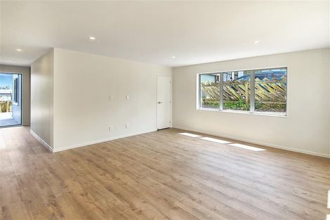 Photo of property in 38b West Harbour Drive, West Harbour, Auckland, 0618
