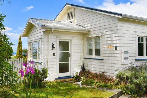 Photo of property in 38 Cumberland Street, Leigh, 0985