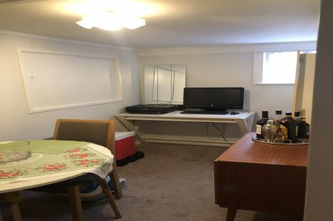 Photo of property in 11 Castaing Crescent, Te Atatu South, Auckland, 0610