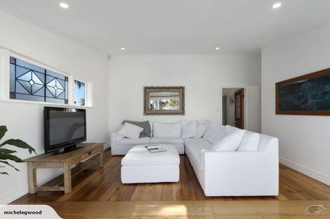 Photo of property in 1/86 Birkenhead Avenue, Birkenhead, Auckland, 0626