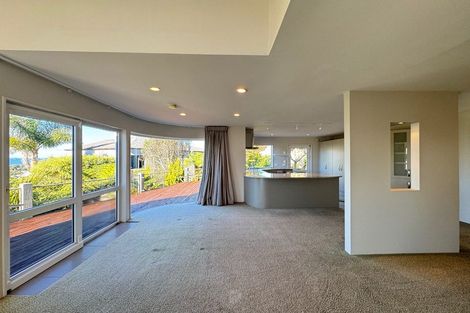 Photo of property in 1/80 Knights Road, Rothesay Bay, Auckland, 0630