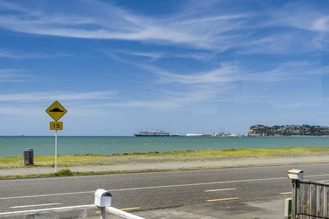 Photo of property in 64 The Esplanade, Westshore, Napier, 4110