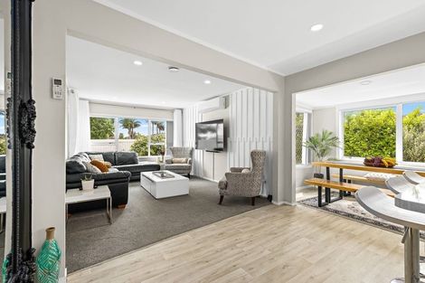 Photo of property in 33 Taka Street, Takanini, 2112