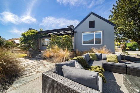 Photo of property in 33 Oregon Drive, Kelvin Heights, Queenstown, 9300