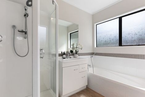 Photo of property in 19 Cumberland Crescent, Welcome Bay, Tauranga, 3112