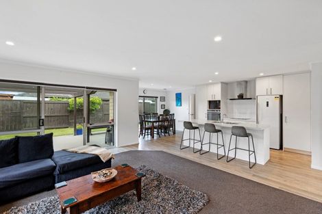 Photo of property in 14 Ponga Place, Papamoa Beach, Papamoa, 3118