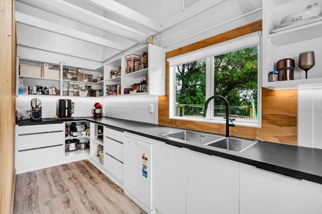 Photo of property in 330 Kelly Road, Lepperton, New Plymouth, 4373