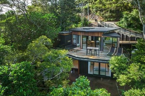 Photo of property in 14 Okoka Road, Omiha, Waiheke Island, 1081
