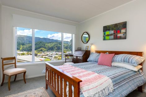 Photo of property in 3 Russell Street, Picton, 7220