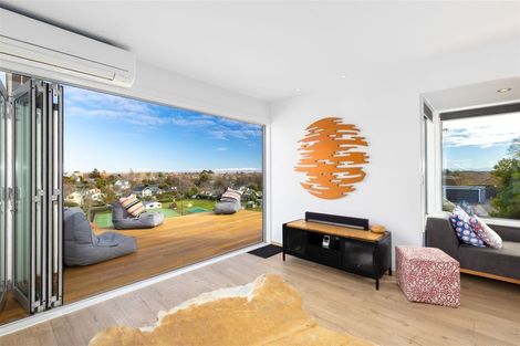 Photo of property in 14 Upper Crichton Terrace, Cashmere, Christchurch, 8022