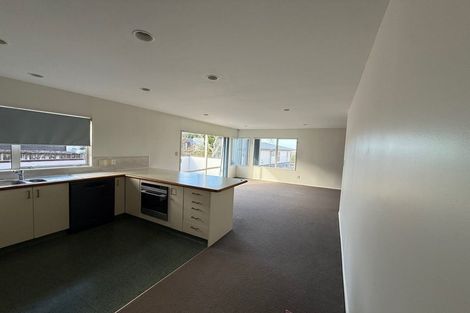 Photo of property in 5 St Thomas More Lane, Glenfield, Auckland, 0629