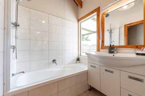 Photo of property in 2/35 Silverwood Lane, Leamington, Cambridge, 3495