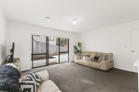 Photo of property in 1/95 Hobsonville Road, West Harbour, Auckland, 0618